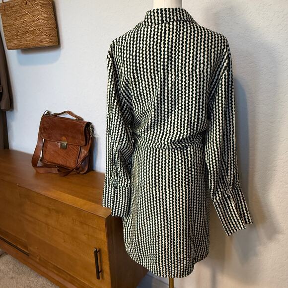 Women's H&M Black and Cream Geometric Print Wrap Tie Waist Dress Size Medium - Picture 6 of 9